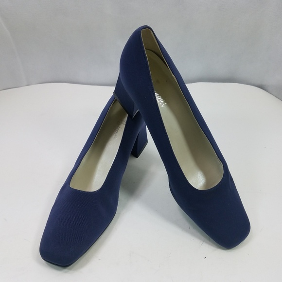 navy blue pumps shoes
